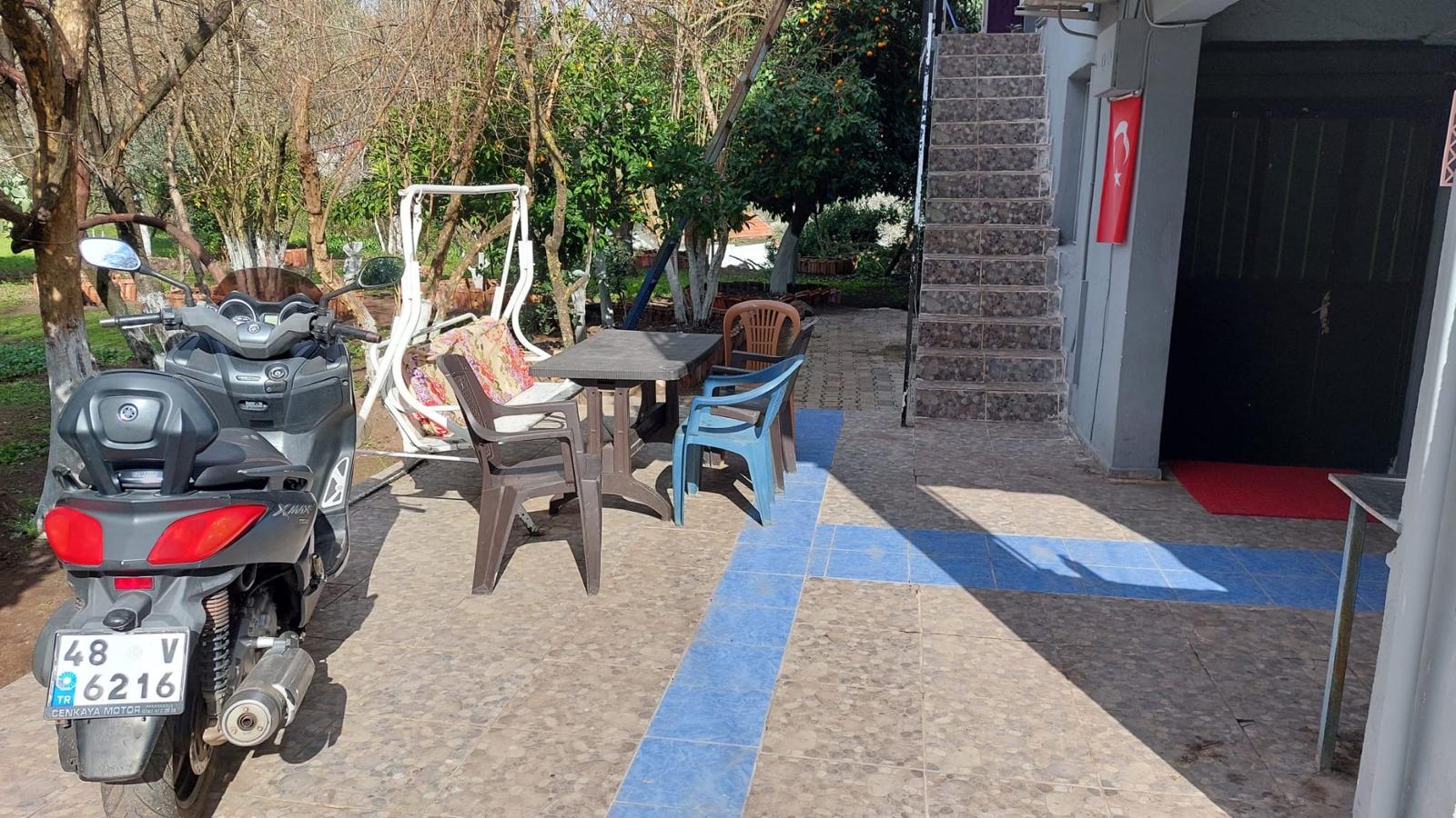 SATILIK 1.847 M2 ARSA VE İÇİNDE BİNA